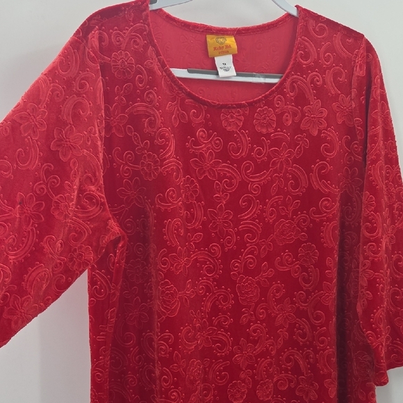 Ruby Rd Elegant Red Velvety Floral Tunic - Picture 4 of 16
